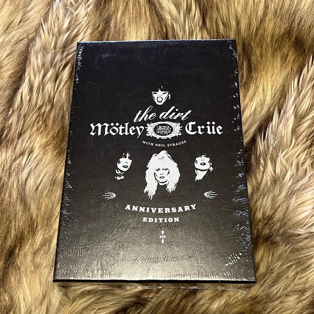 Brand new/sealed Motley Crüe The Dirt book